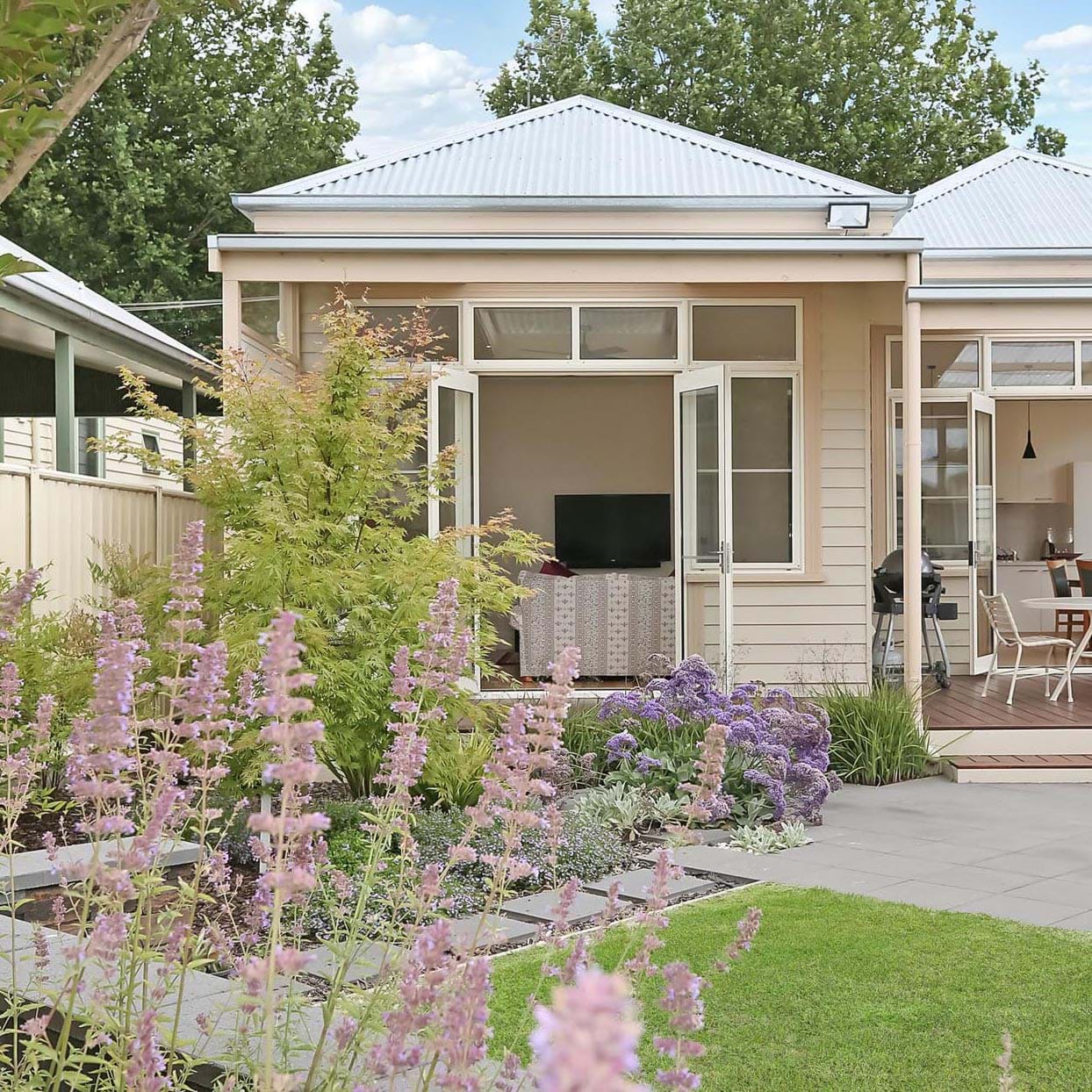 Country cottage garden Colac